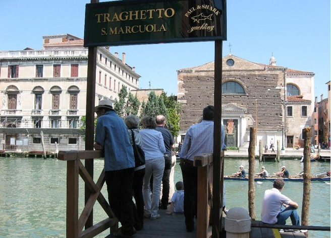 I Traghetti, the invisible bridges of Venice