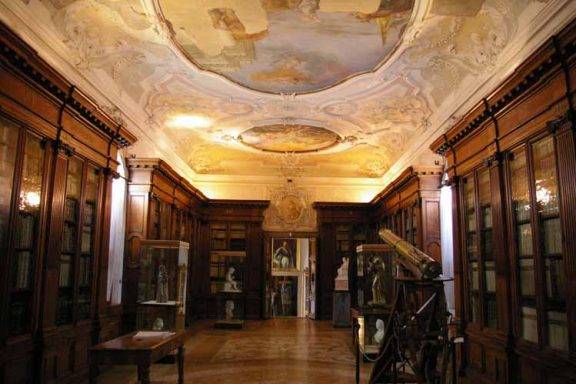 the library 576x384