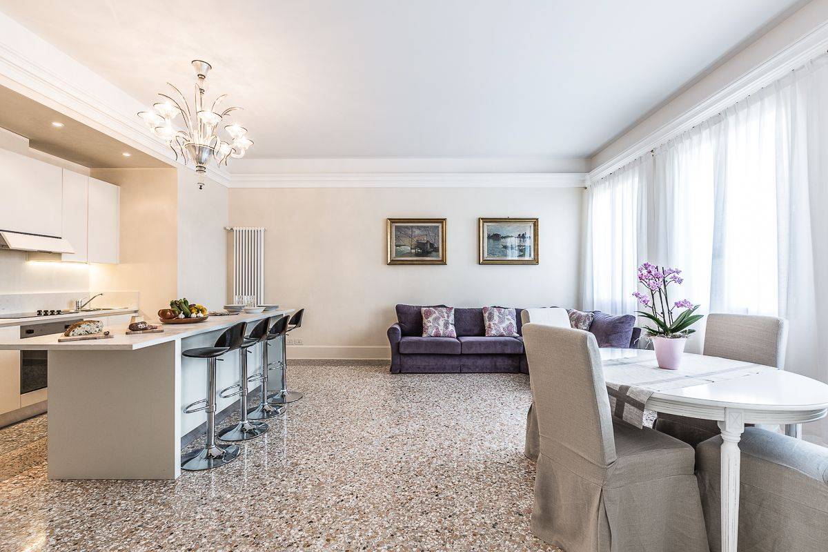 Apartments for rent in Venice Italy - Palazzo Alighieri | Truly Venice