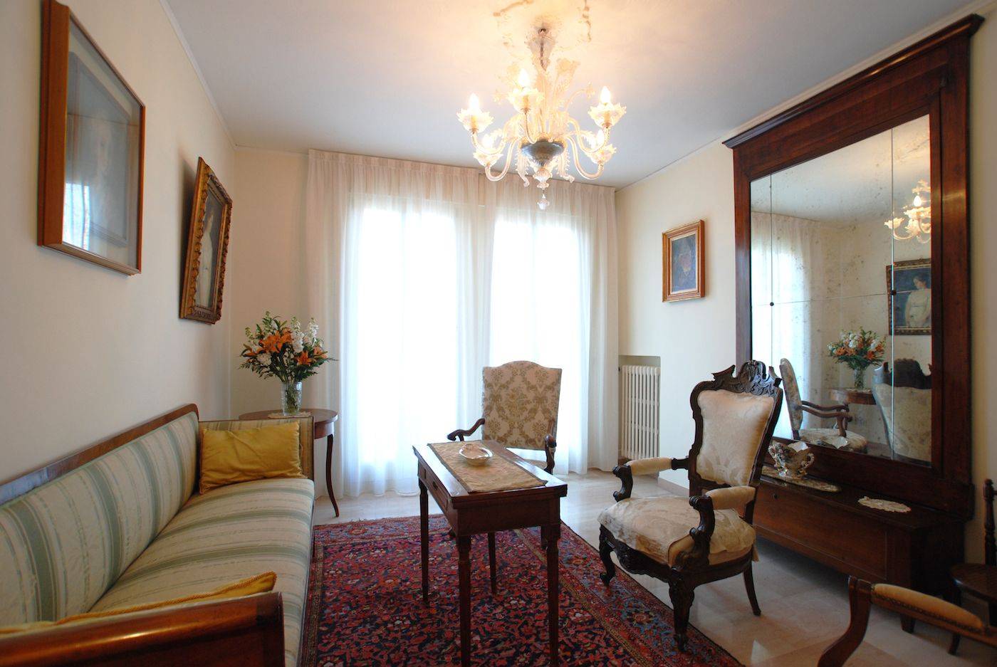 Venetian style living room Venetian style living room