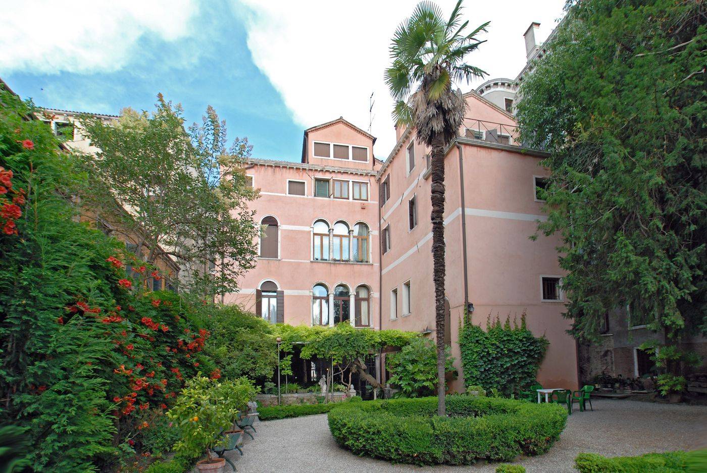 the shared garden of the Palazzo is simply beautiful the shared garden of the Palazzo is simply beautiful
