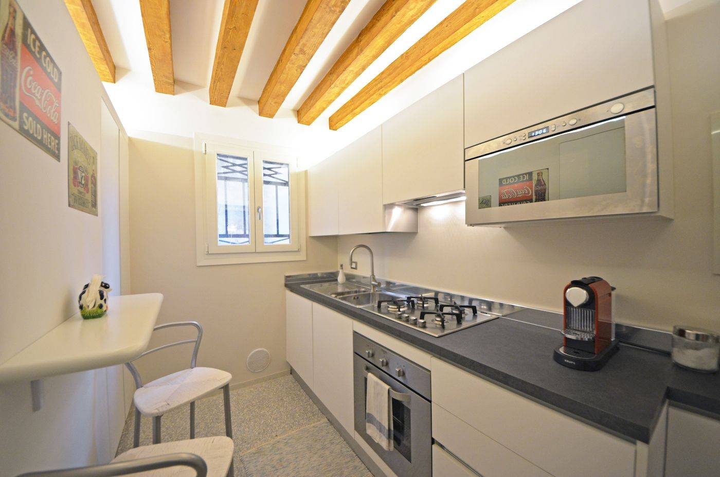 brand new and well eqipped kitchen of the Palladio Garden apartment