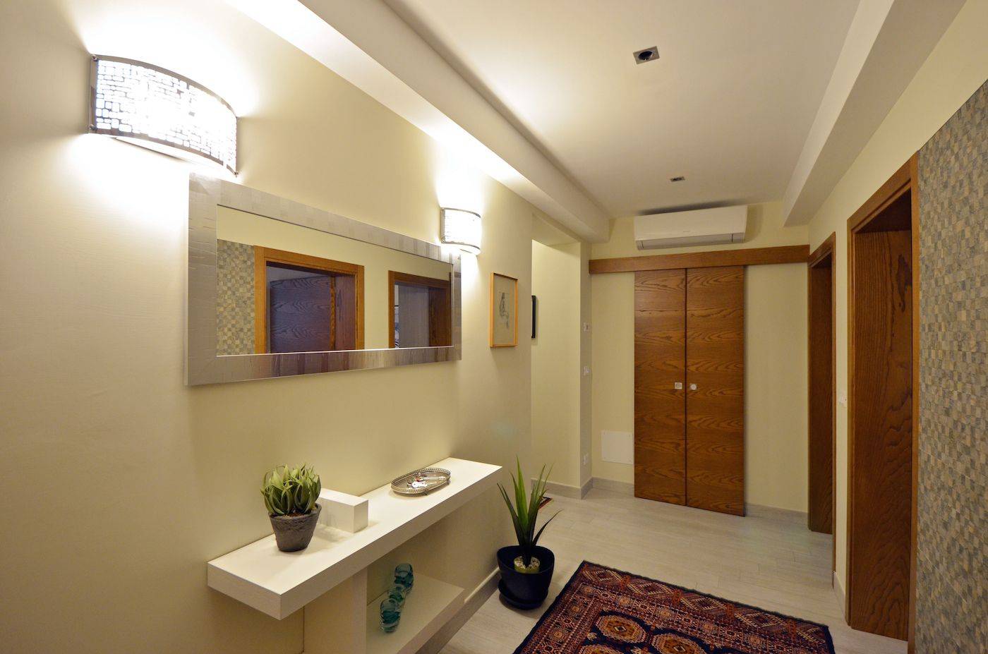 spacious entrance room