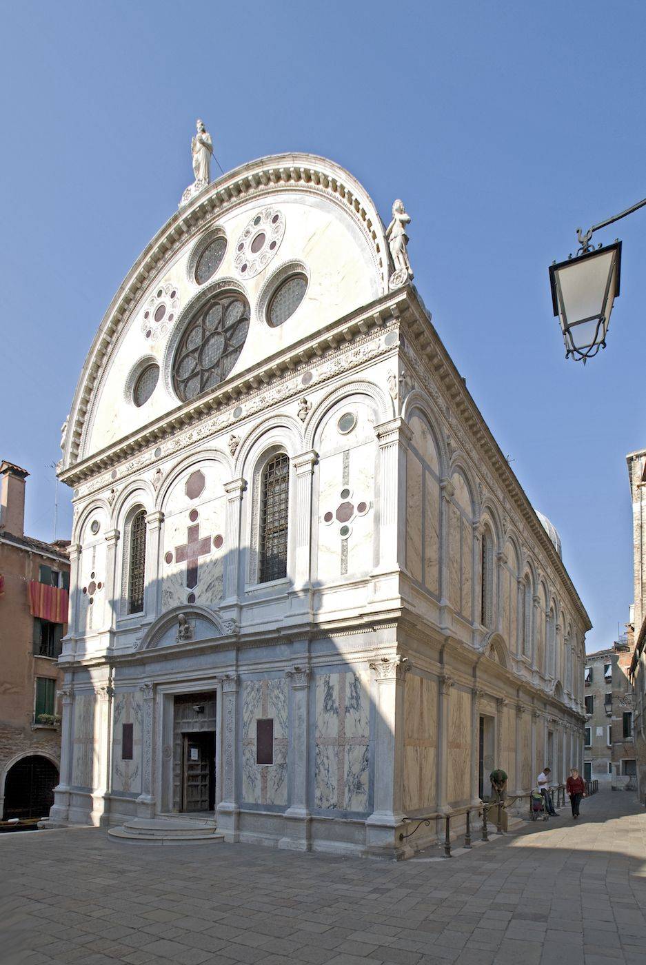 surroundings: the so called Chiesa dei Miracoli is a small treasure