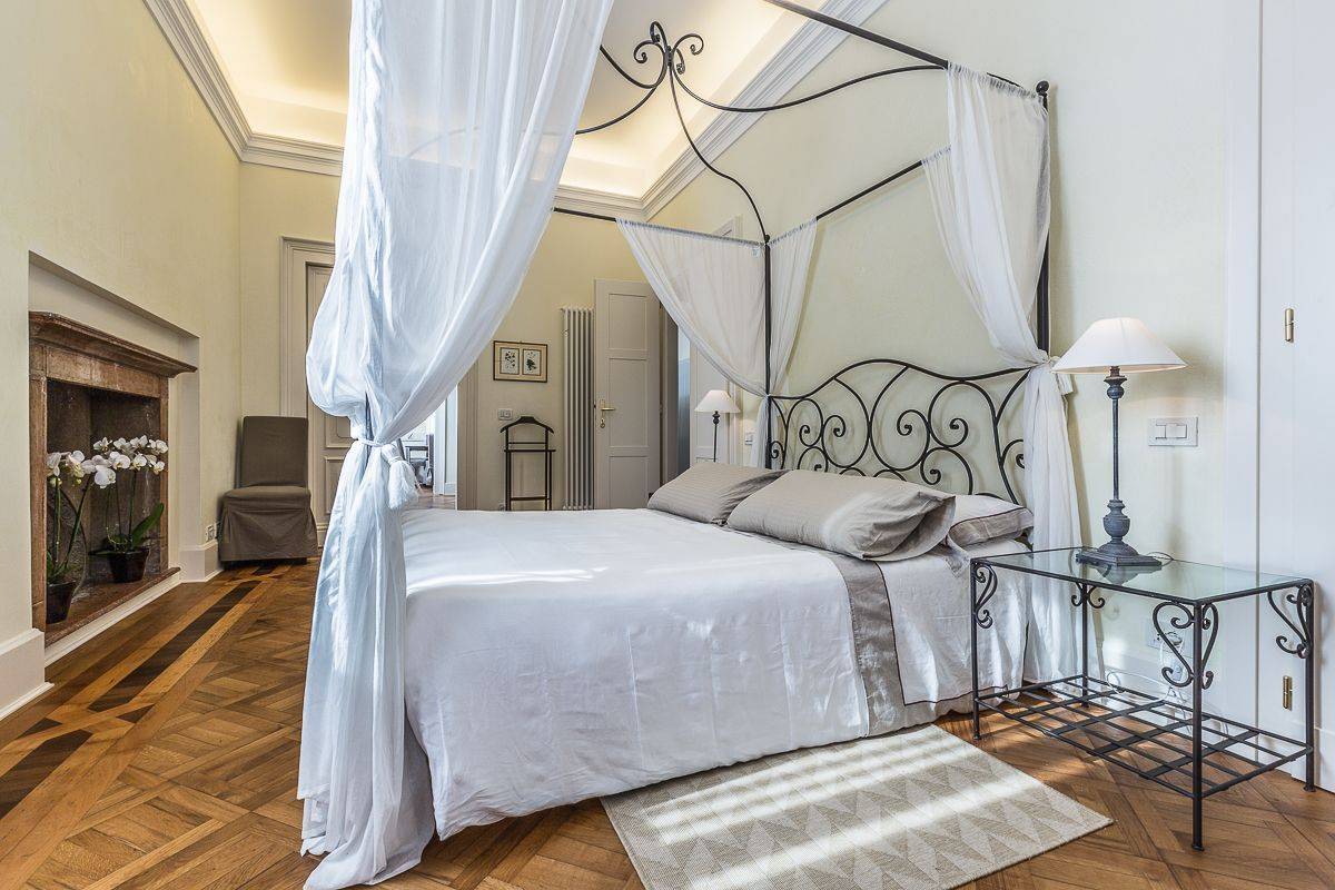 luxury master bedroom with en-suite bathroom