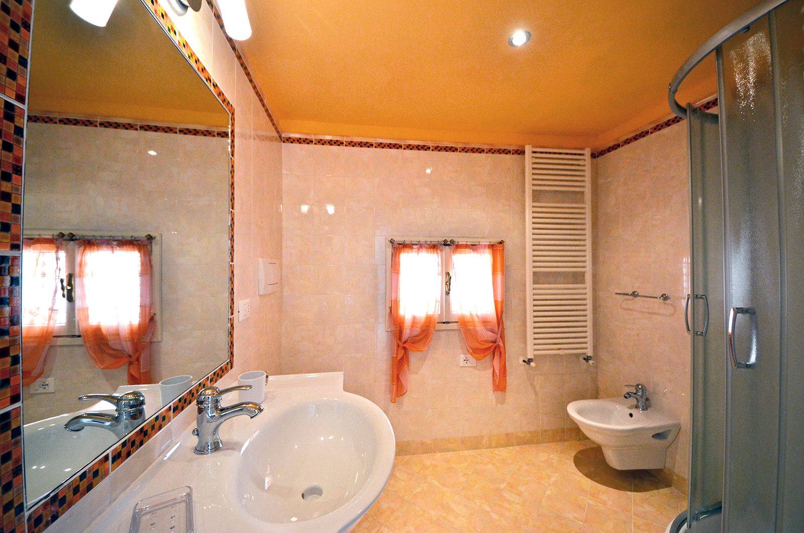 bathroom 1, with shower