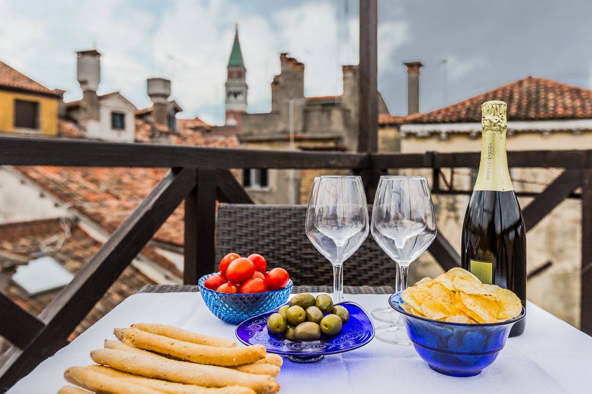 you can relax tasting Italian food and wine 