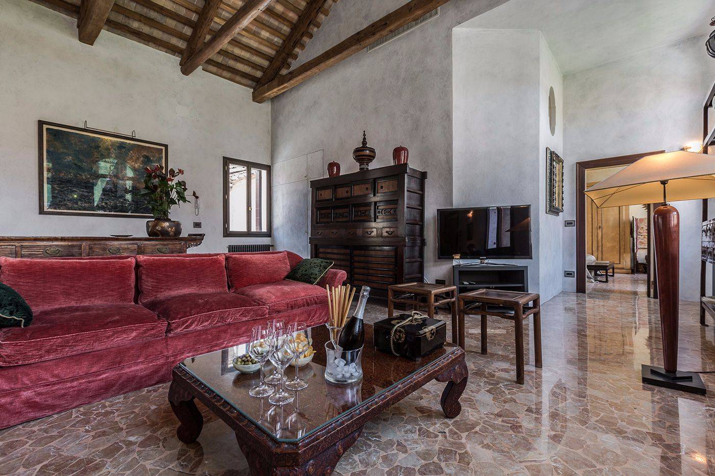 the furniture selection of the Canova is sophisticated and elegant