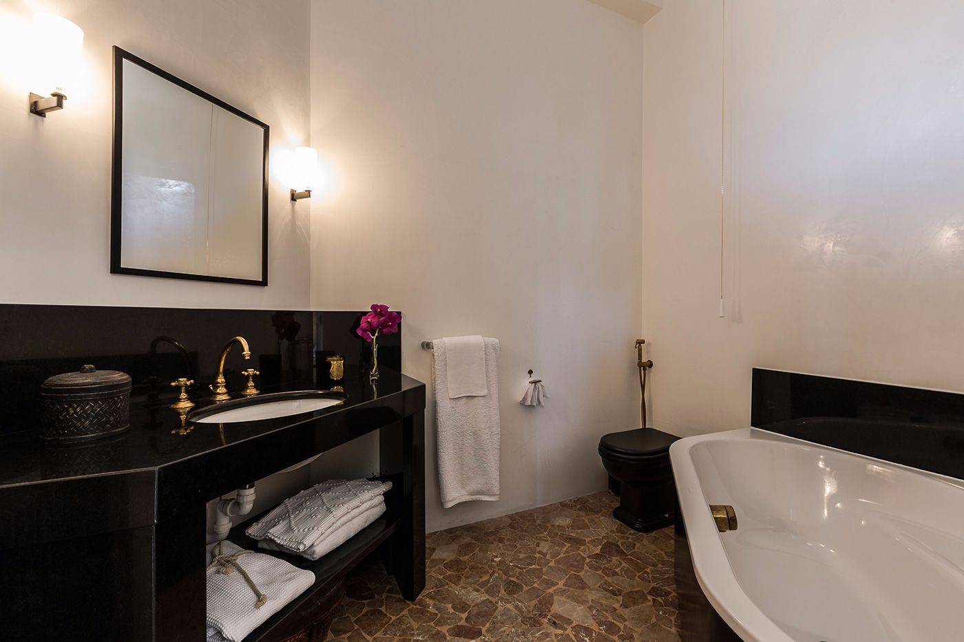 en-suite with bathtub