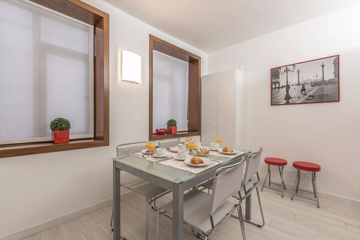 spacious and well equipped kitchen, perfect for family dining...