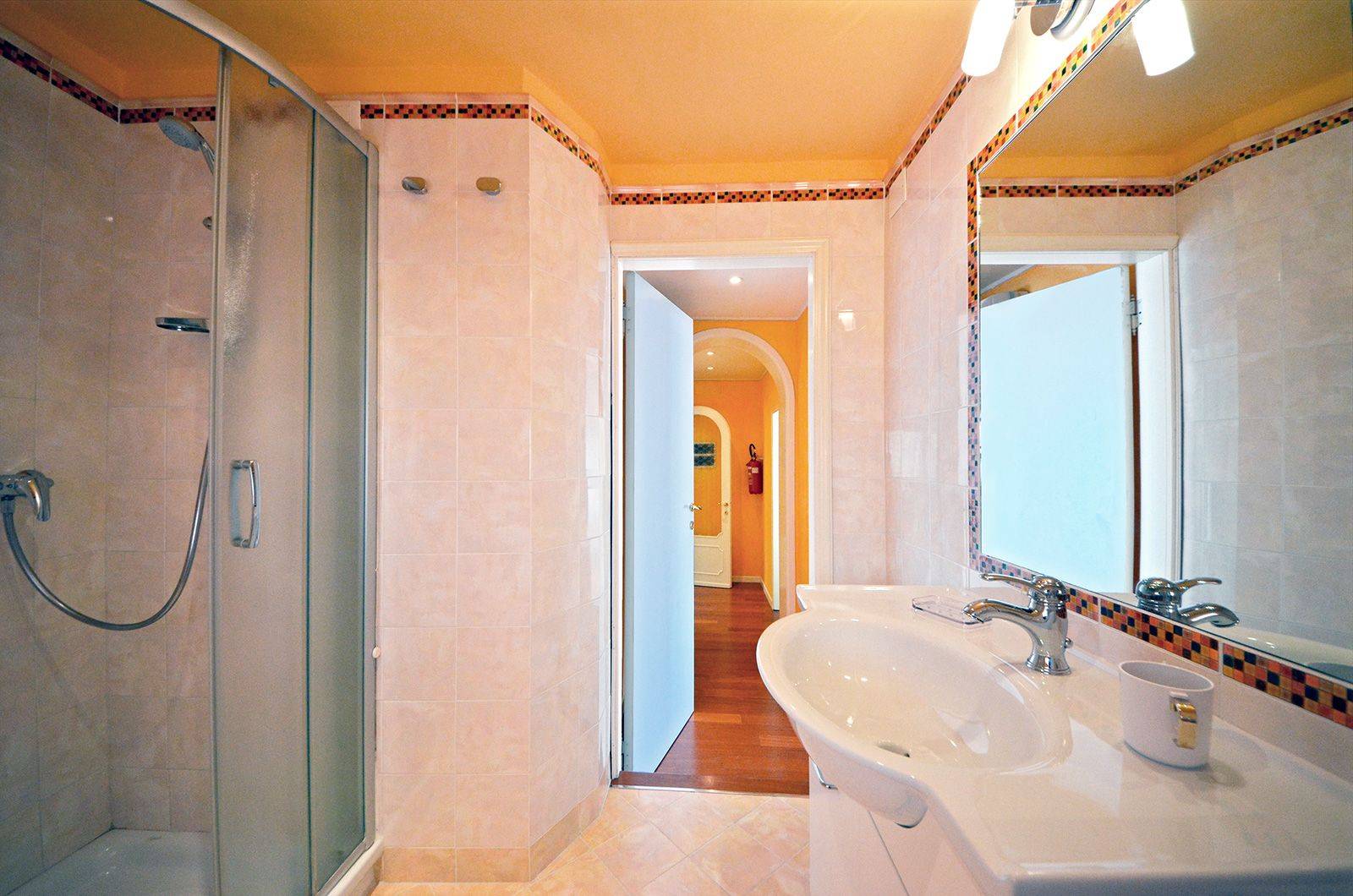 bathroom 1, with shower