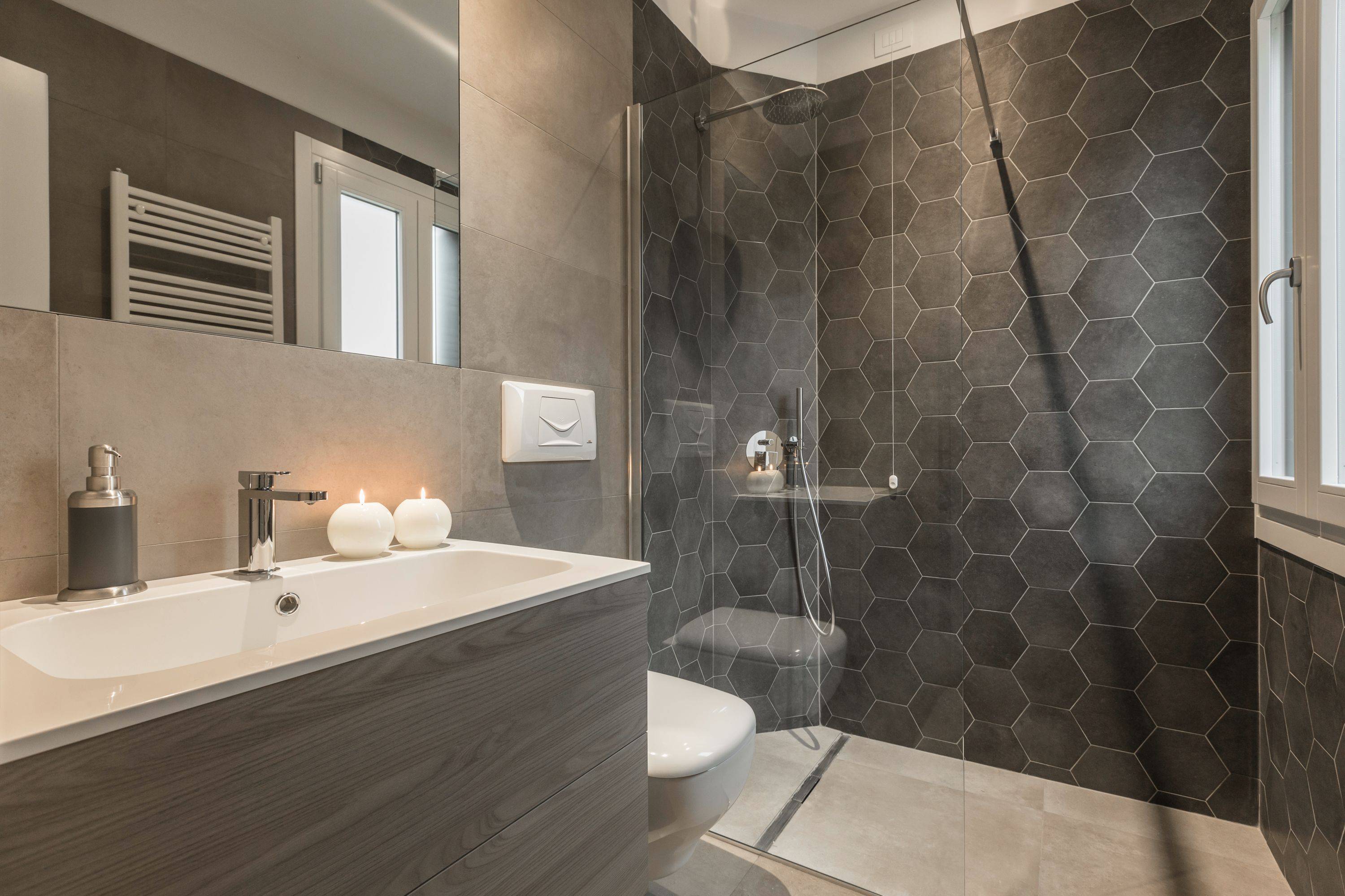 stylish en-suite bathroom of the second bedroom