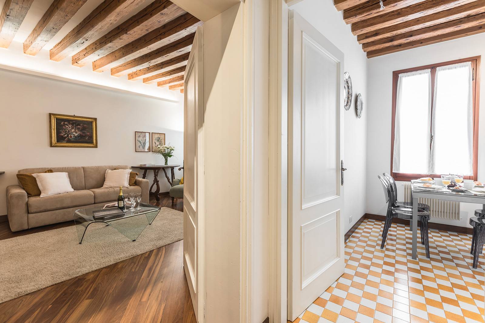 ...with access to the spacious kitchen ...with access to the spacious kitchen