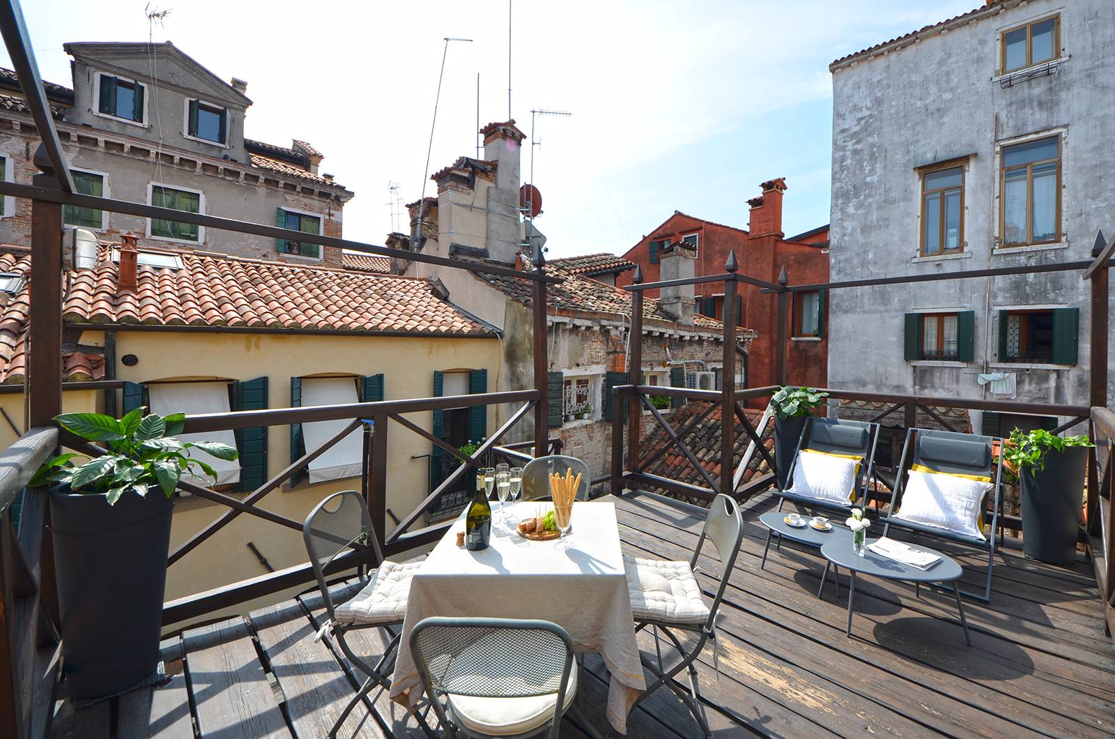 from the bedroom you can access to the famous Altana (wooden roof-top terrace) from the bedroom you can access to the famous Altana (wooden roof-top terrace)