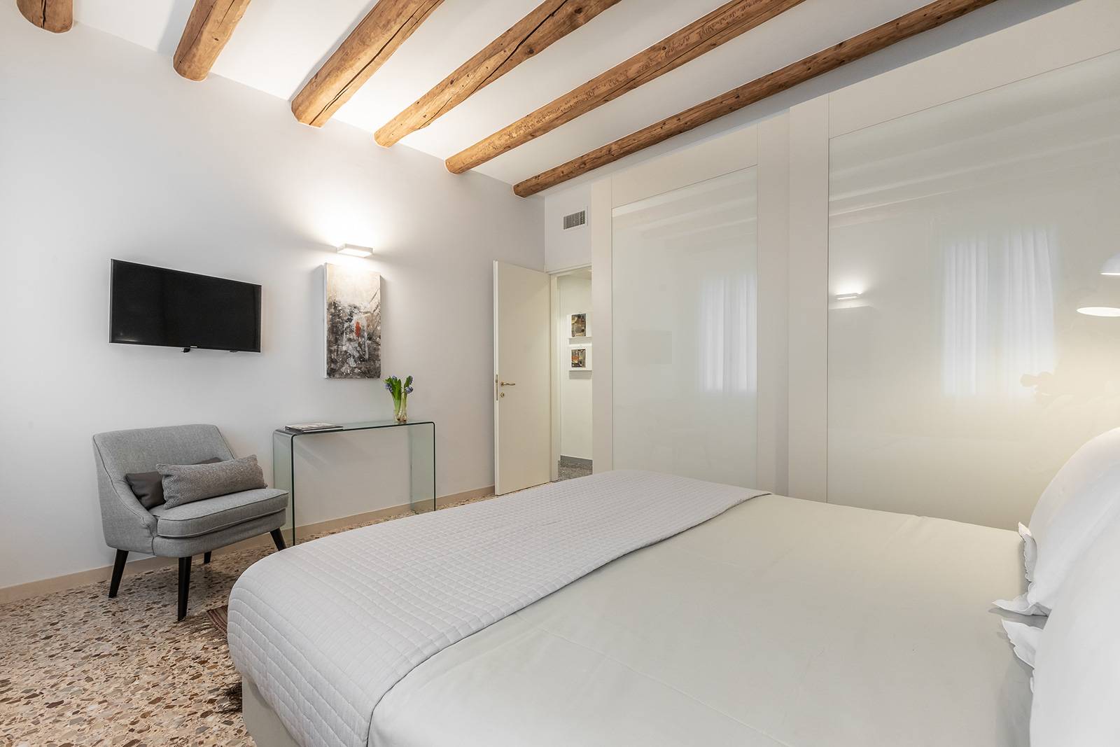 second bedroom, with TV