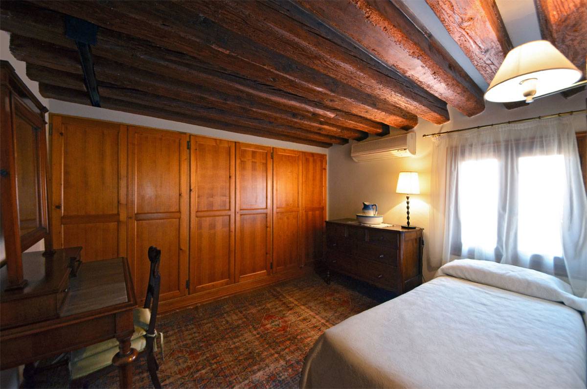 single bedroom
