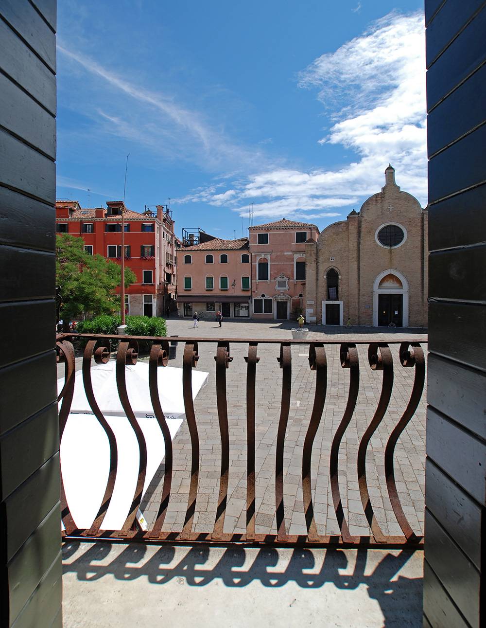 the view is incredibly charming, 100% Venetian