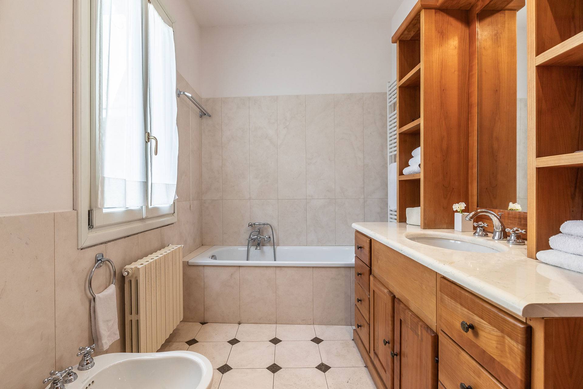 2nd bathroom 2nd bathroom