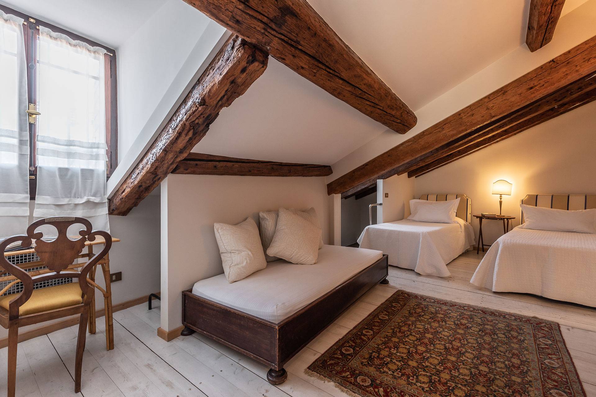 Attic level with 2 single beds Attic level with 2 single beds