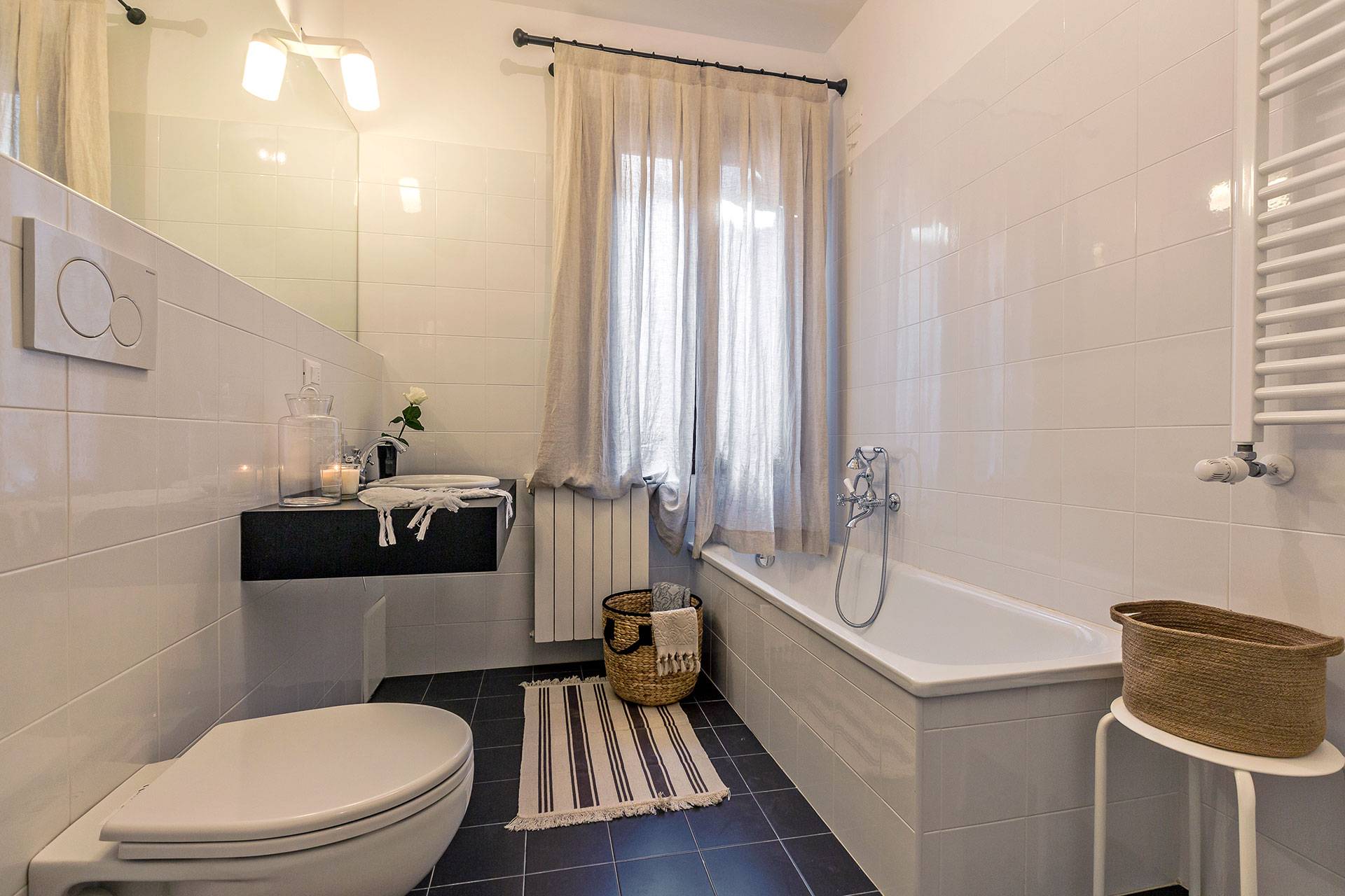 spacious bathroom 1 with bathtub spacious bathroom 1 with bathtub