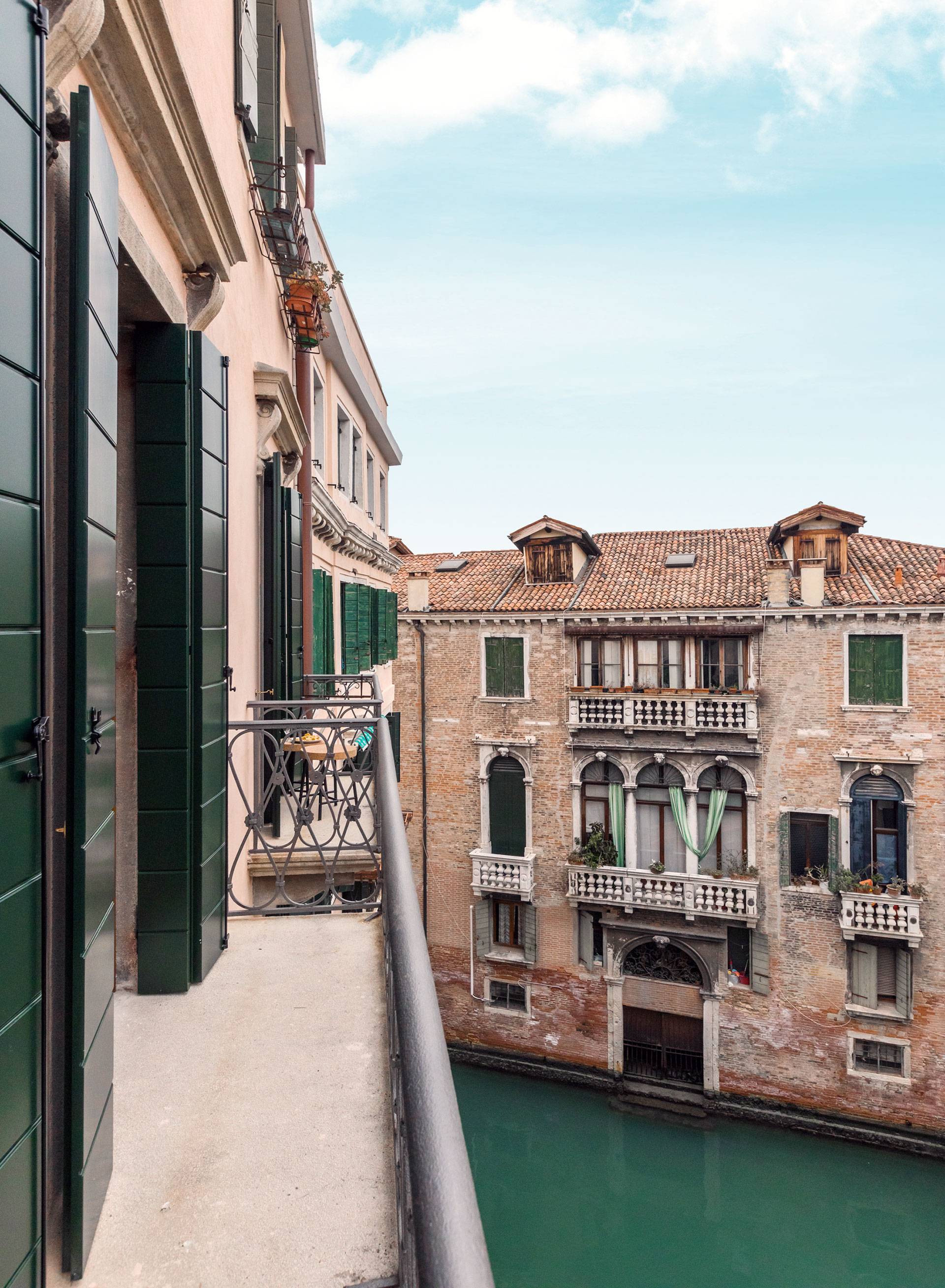 the panoramic canal view from the balconies is just breathtaking