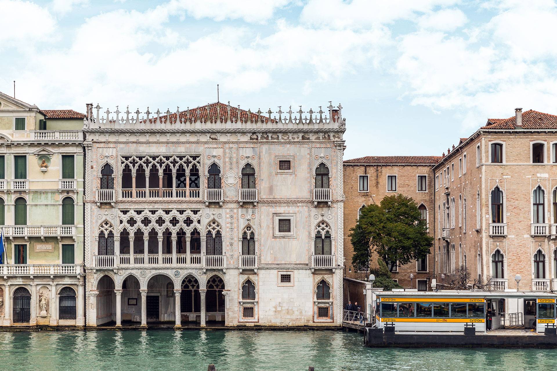 Cà d'Oro: the most beautiful Palazzo on the Grand Canal, just in front of you!