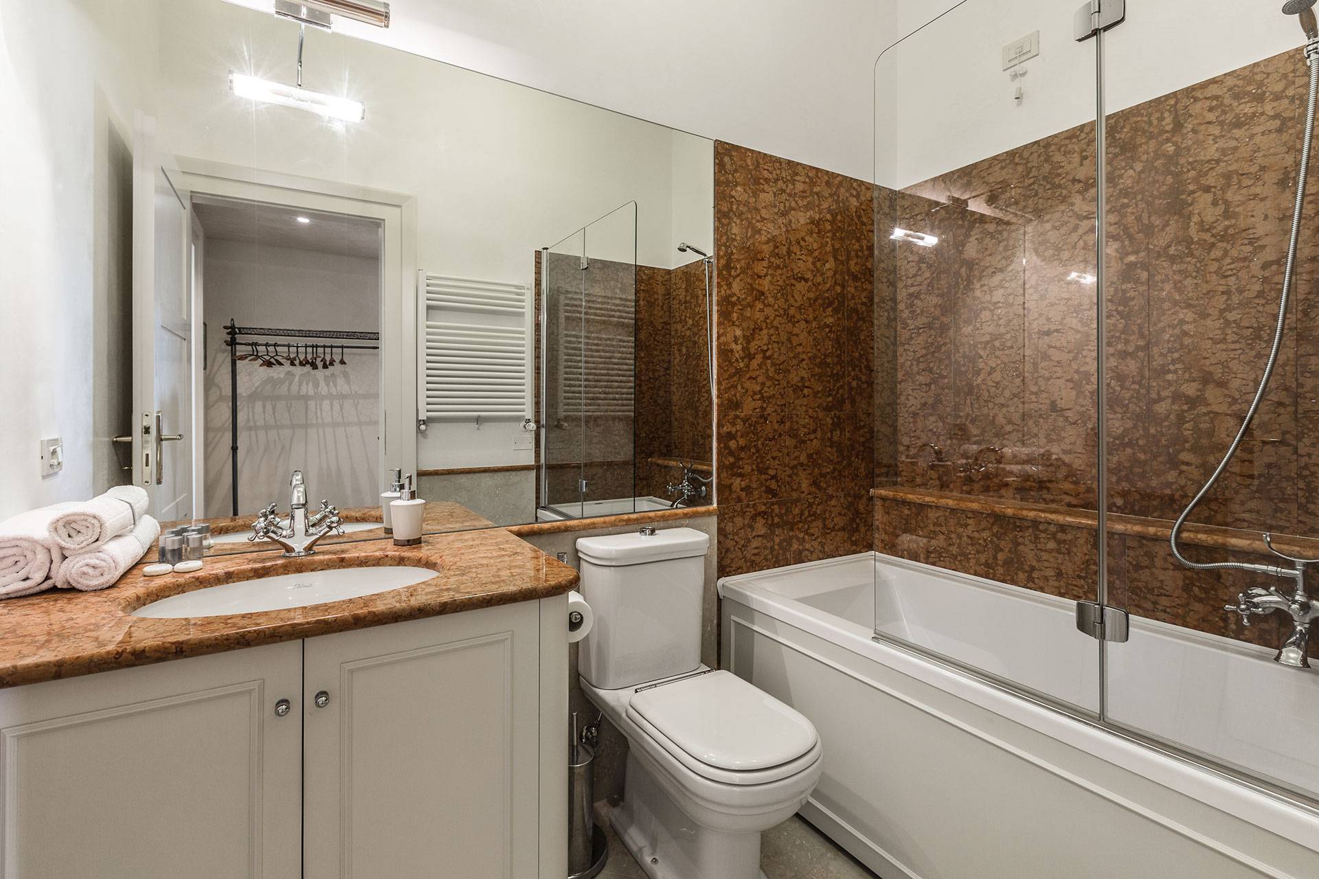 main bathroom with bathtub