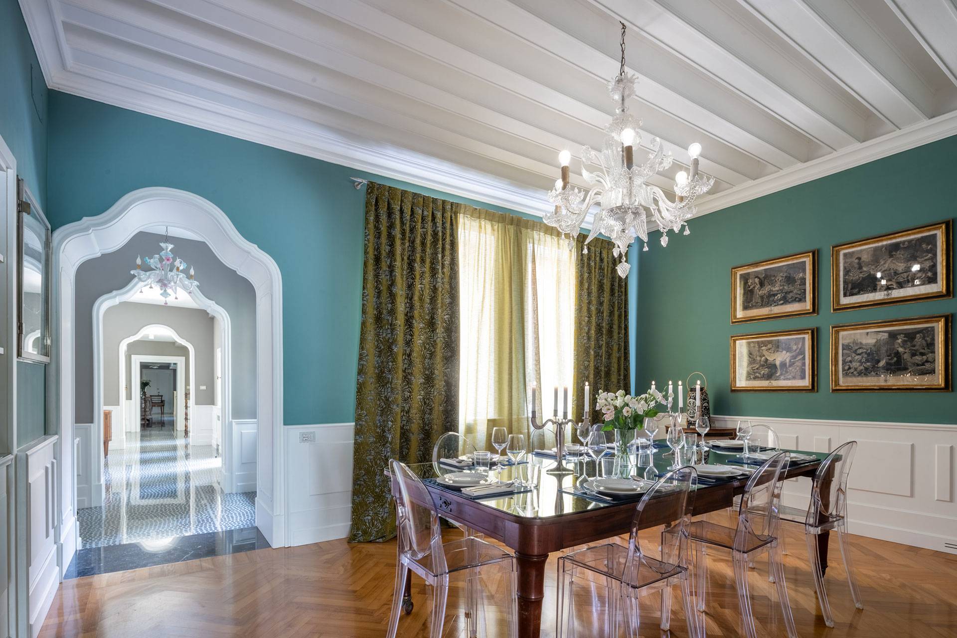Classy and spacious dining room of the Dogaressa apartment