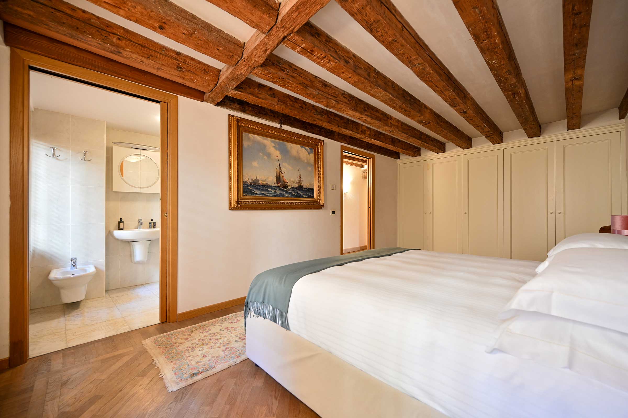  it can be prepared also as twin with two single beds