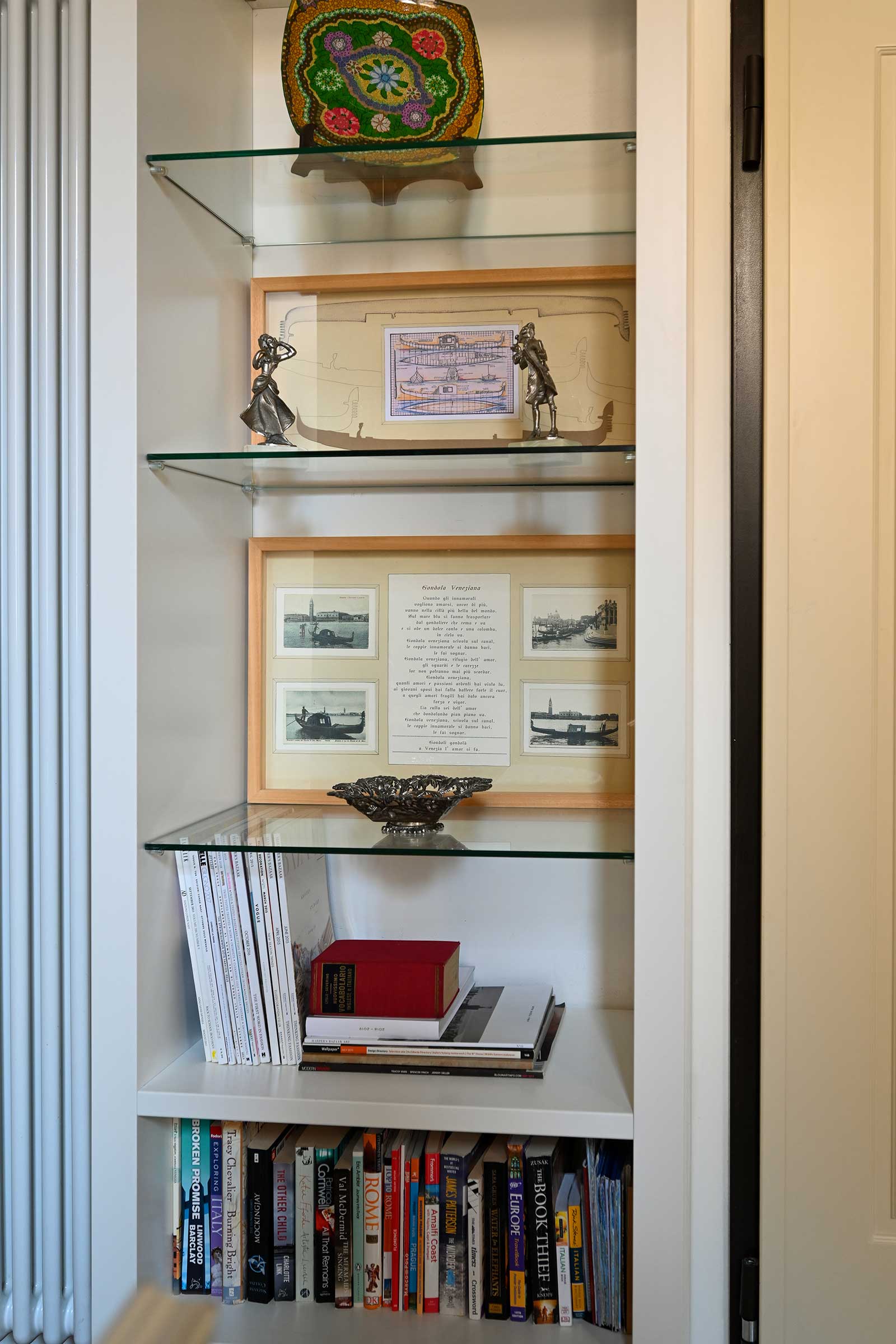 detail of the dining area