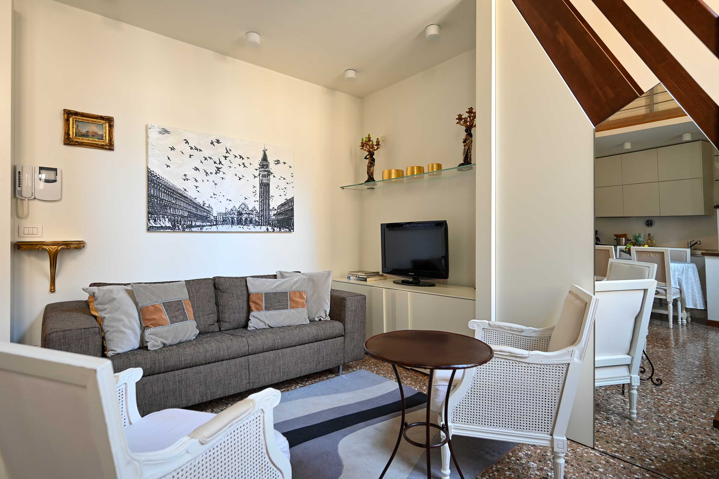 Tommaseo apartment living room