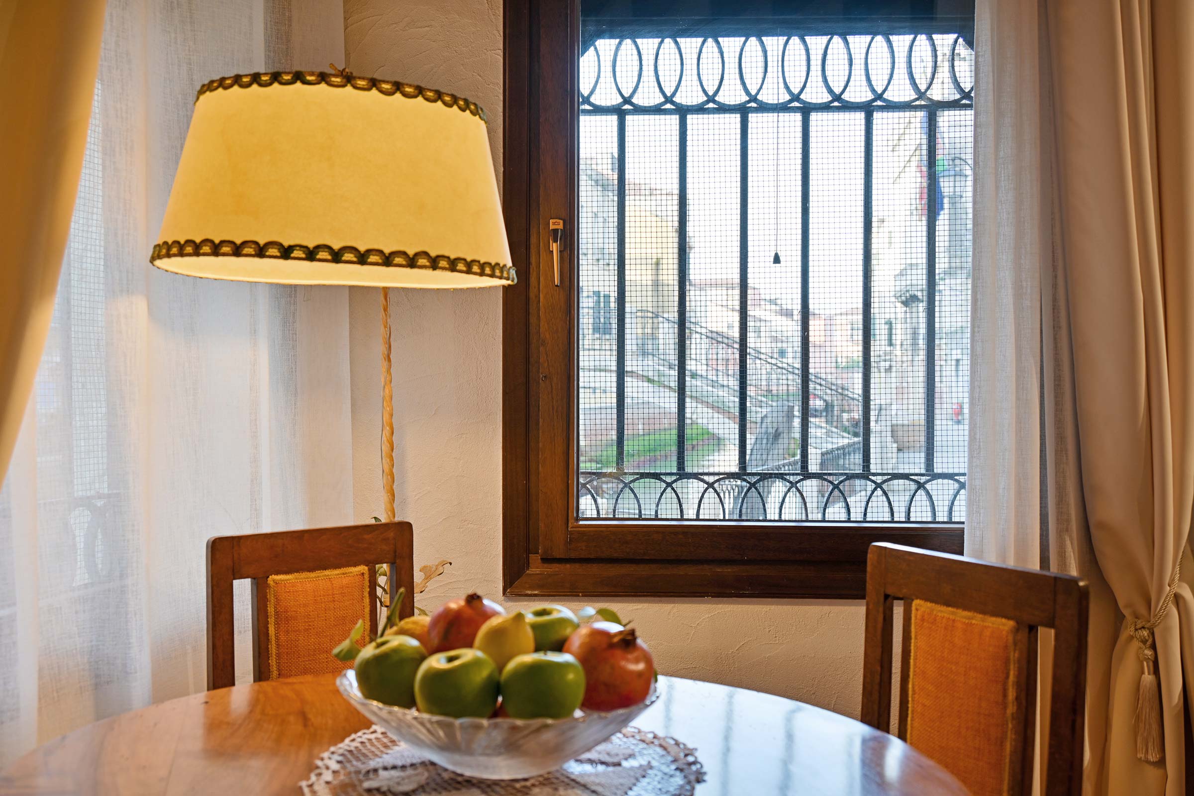 from the dining table you can see the San Trovaso Canal