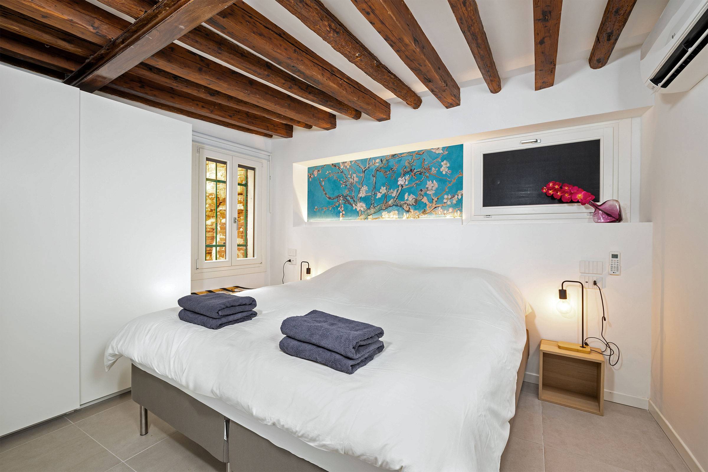 double bedroom with king size mattress double bedroom with king size mattress