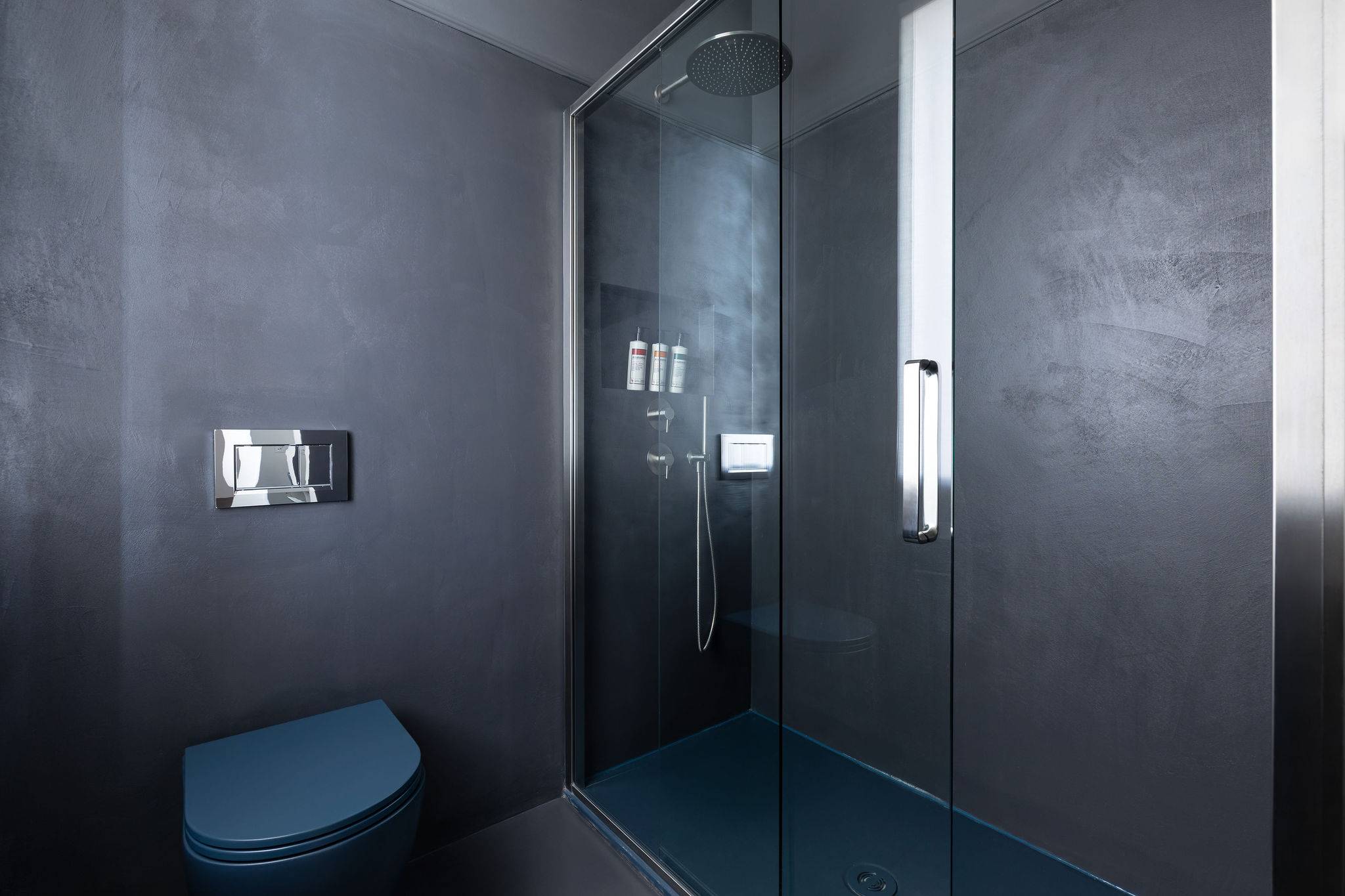 3rd bathroom, shared between 3rd and 4th bedroom
