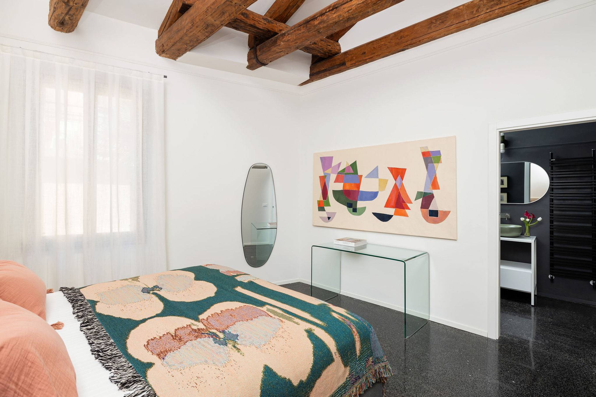 2nd bedroom with en-suite bathroom