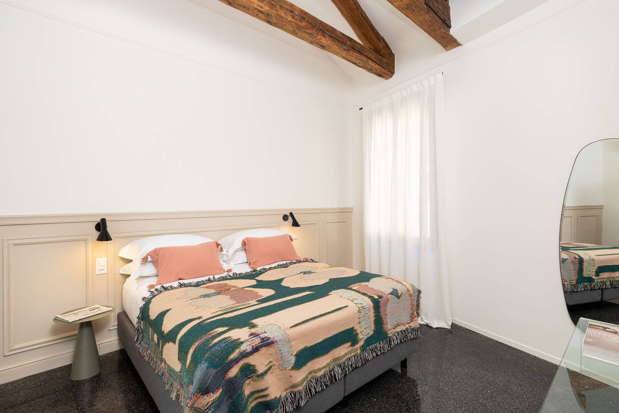 2nd bedroom with en-suite bathroom
