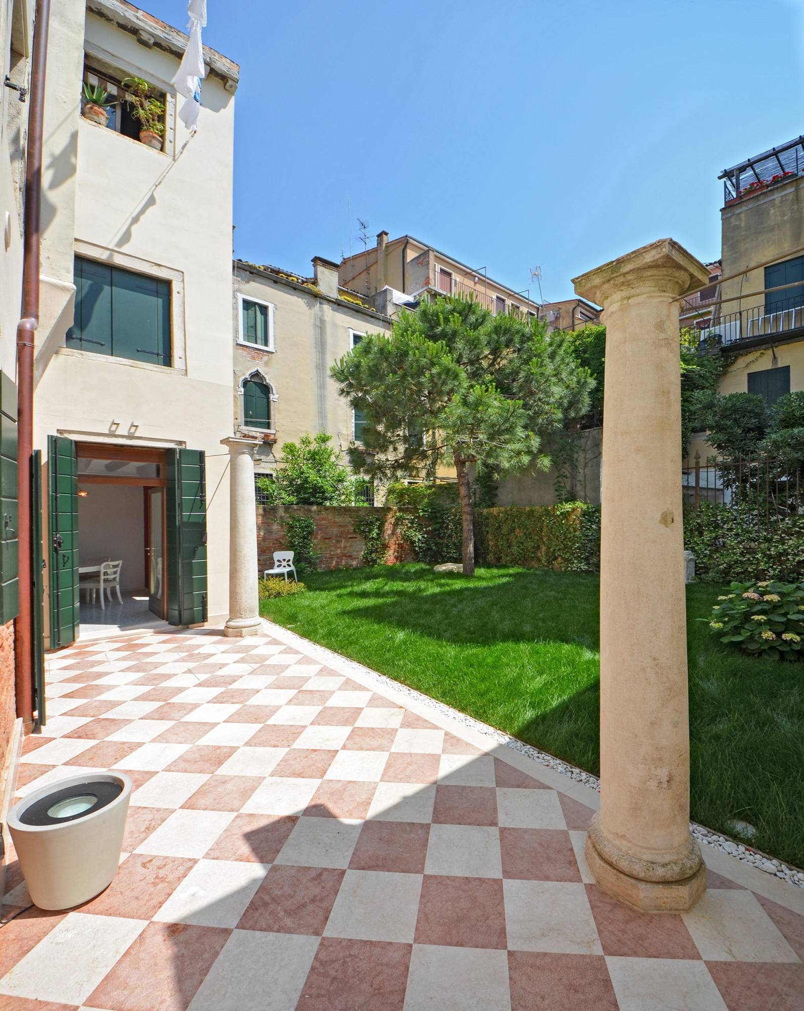 access to the Palladio A apartment from the shared garden