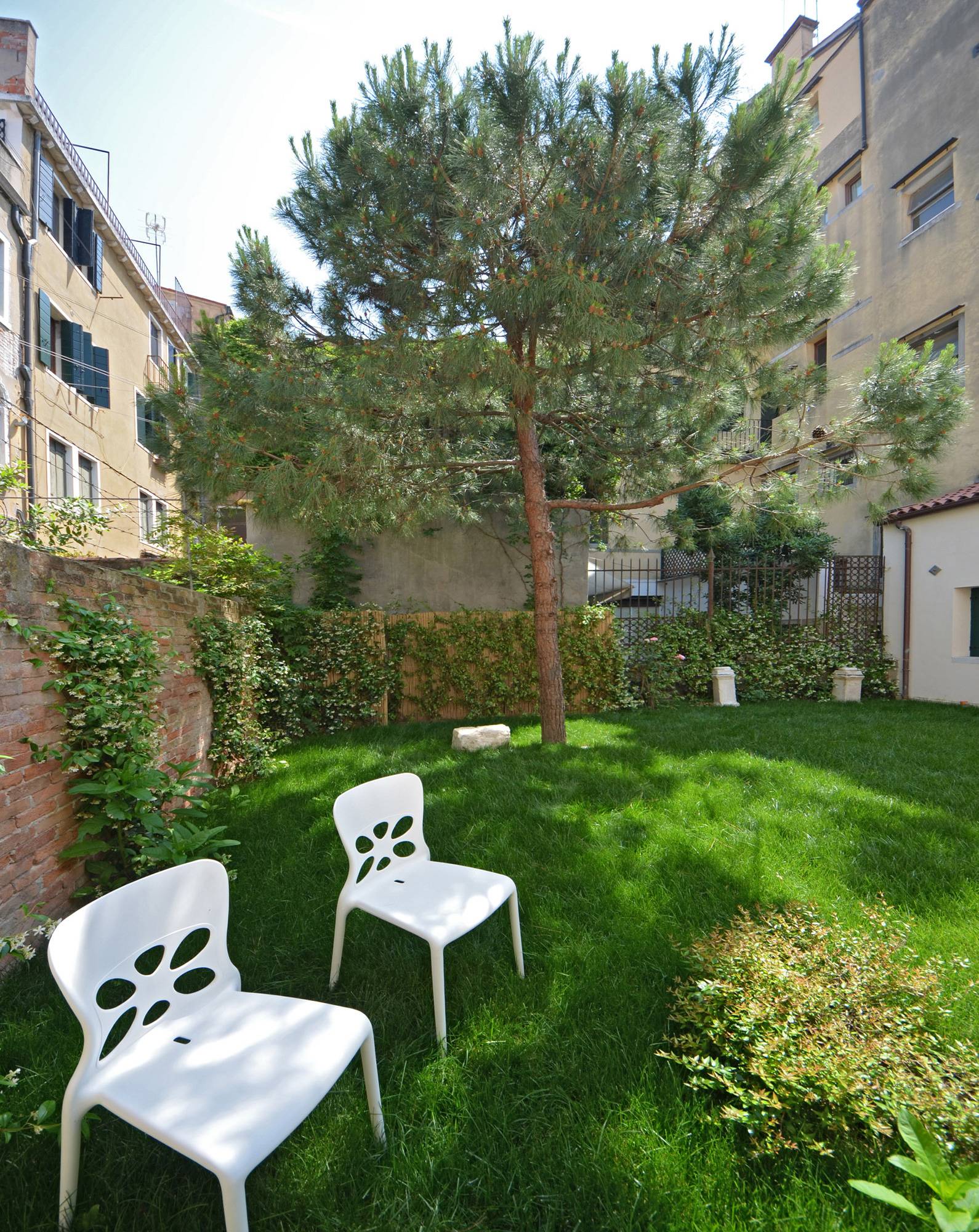 Palladio apartment shared garden