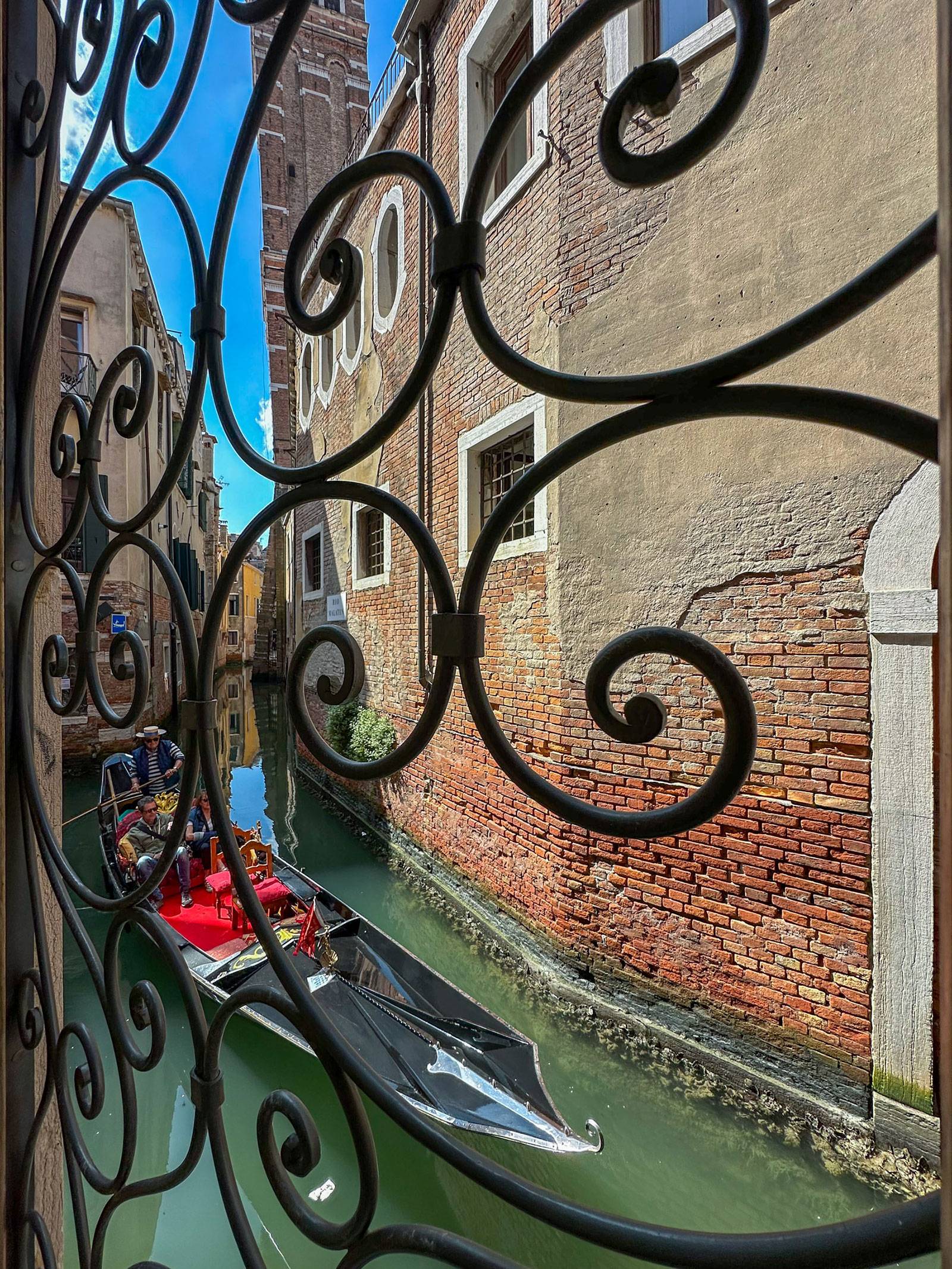 picturesque canal view enjoyable from the living room and bedrooms picturesque canal view enjoyable from the living room and bedrooms