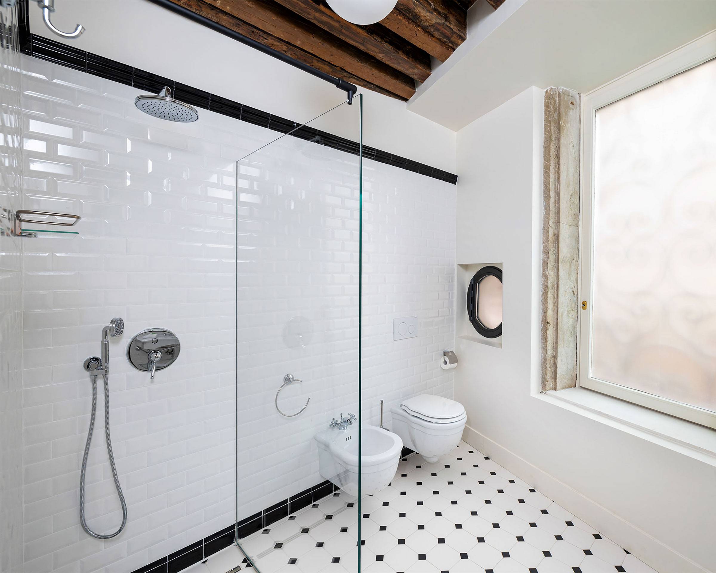 main bathroom with walk in "Italian style" shower main bathroom with walk in "Italian style" shower