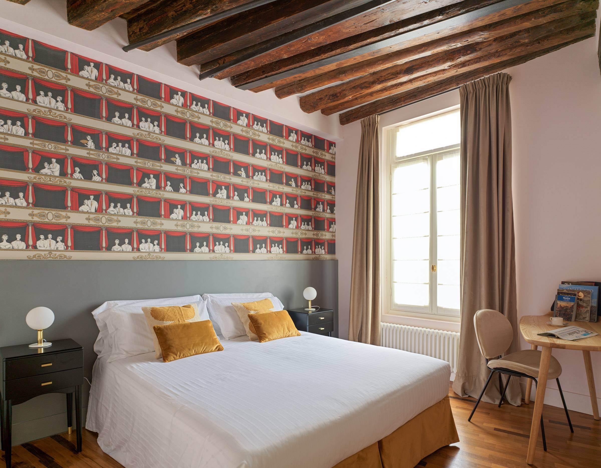 second bedroom with 2 single beds that can be used as king size double on request second bedroom with 2 single beds that can be used as king size double on request