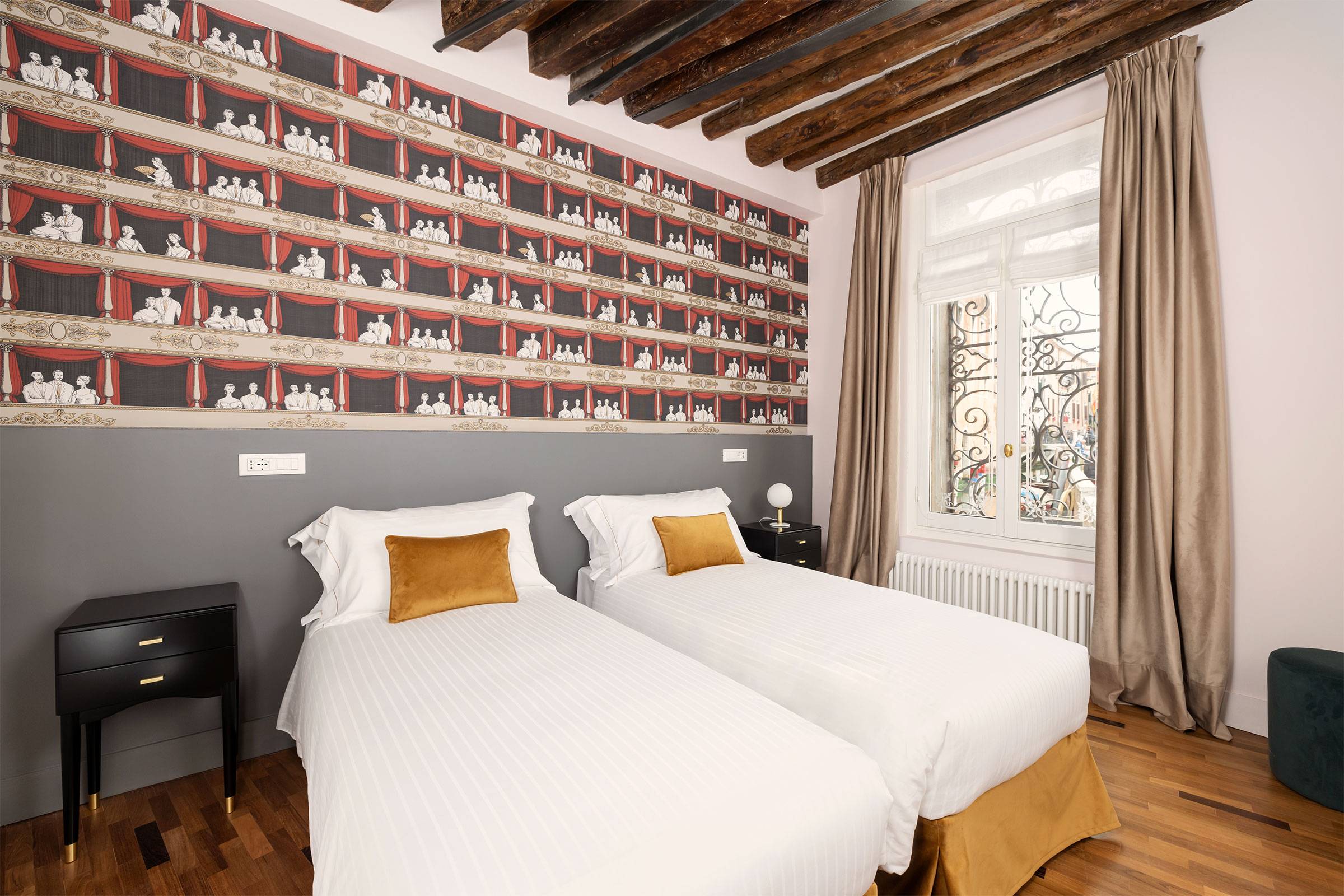 second bedroom with 2 single beds that can be used as king size double on request second bedroom with 2 single beds that can be used as king size double on request