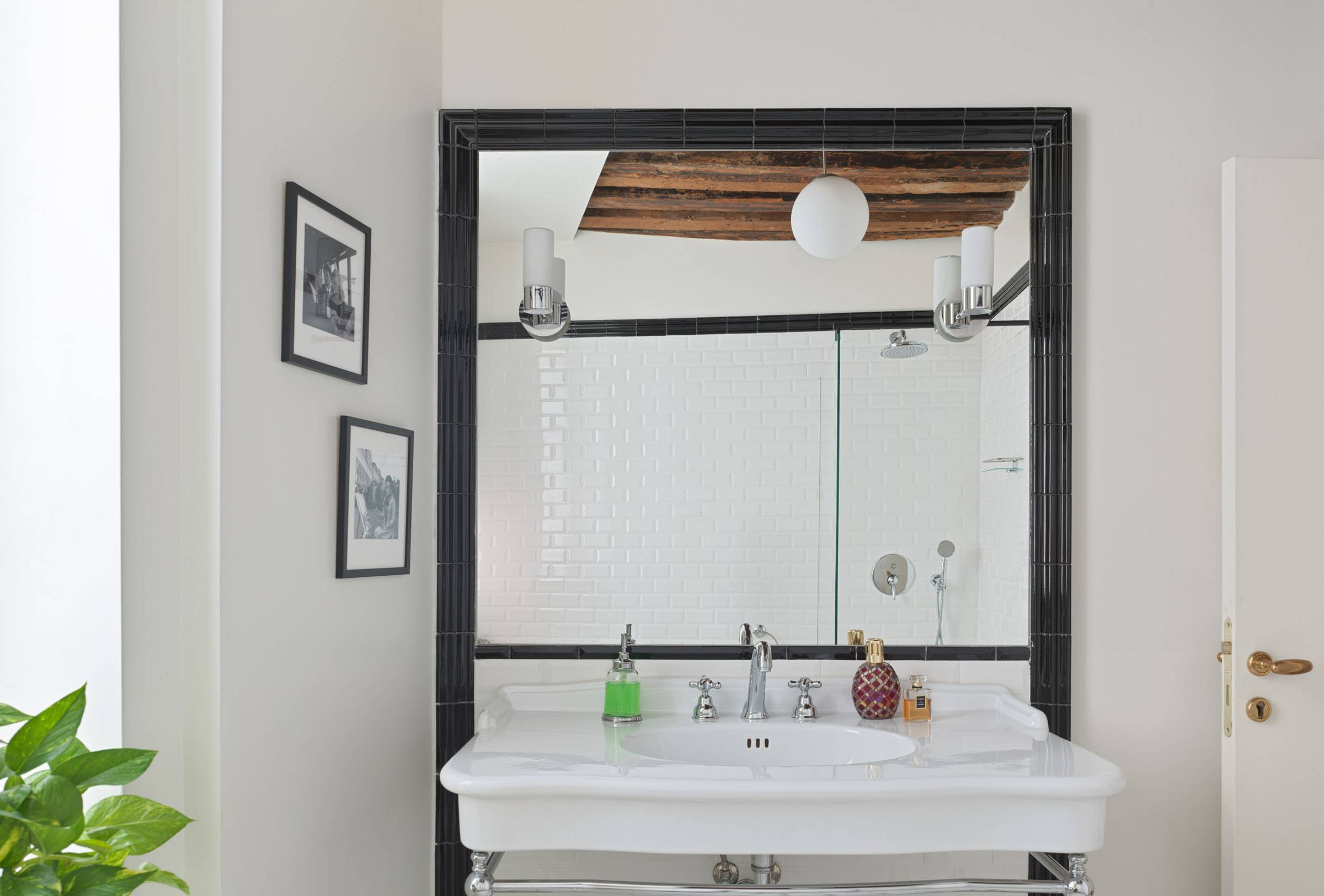 main bathroom with walk in "Italian style" shower main bathroom with walk in "Italian style" shower