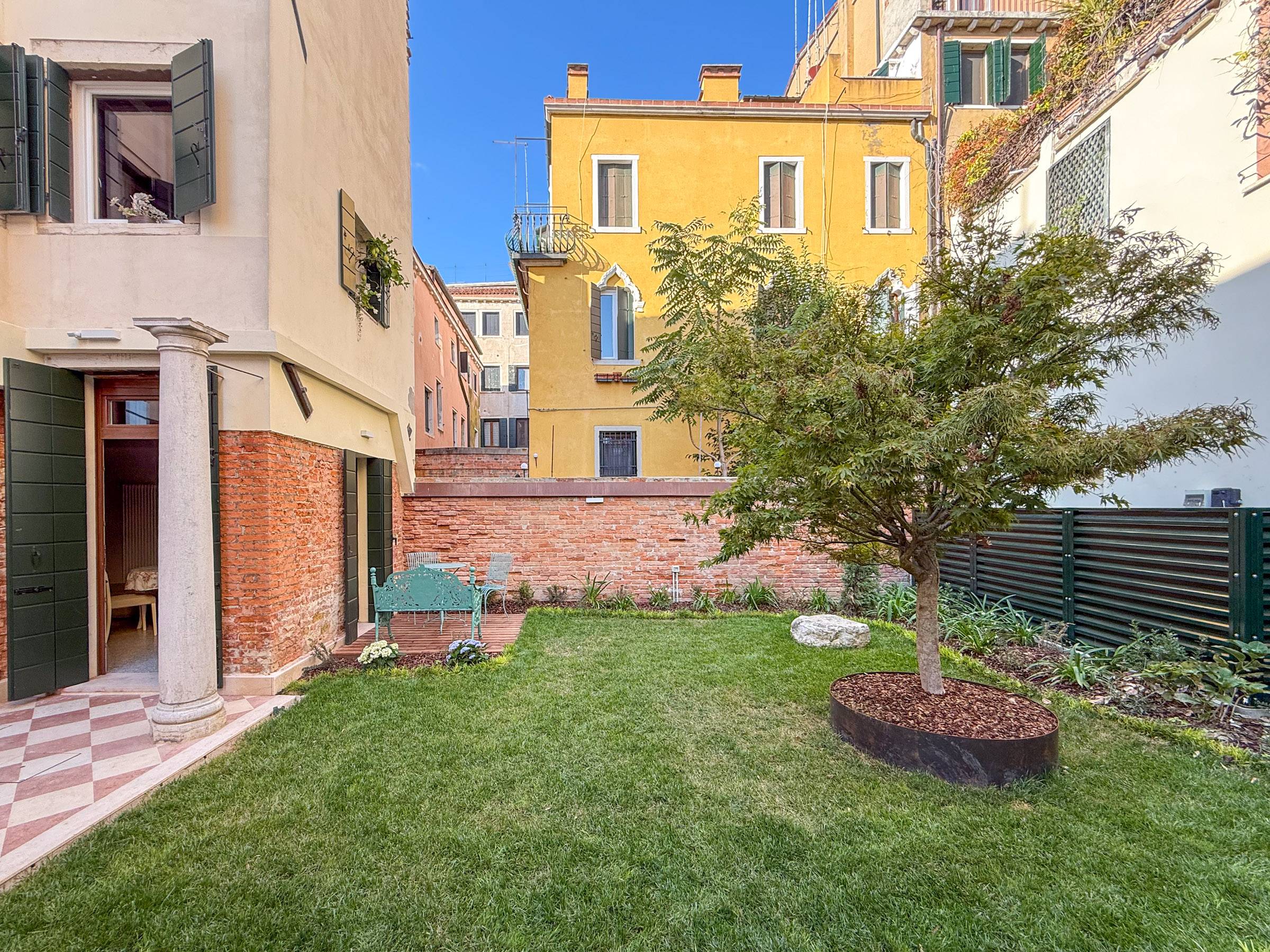 the Palladio C shares the beautiful garden with Palladio B apartment the Palladio C shares the beautiful garden with Palladio B apartment