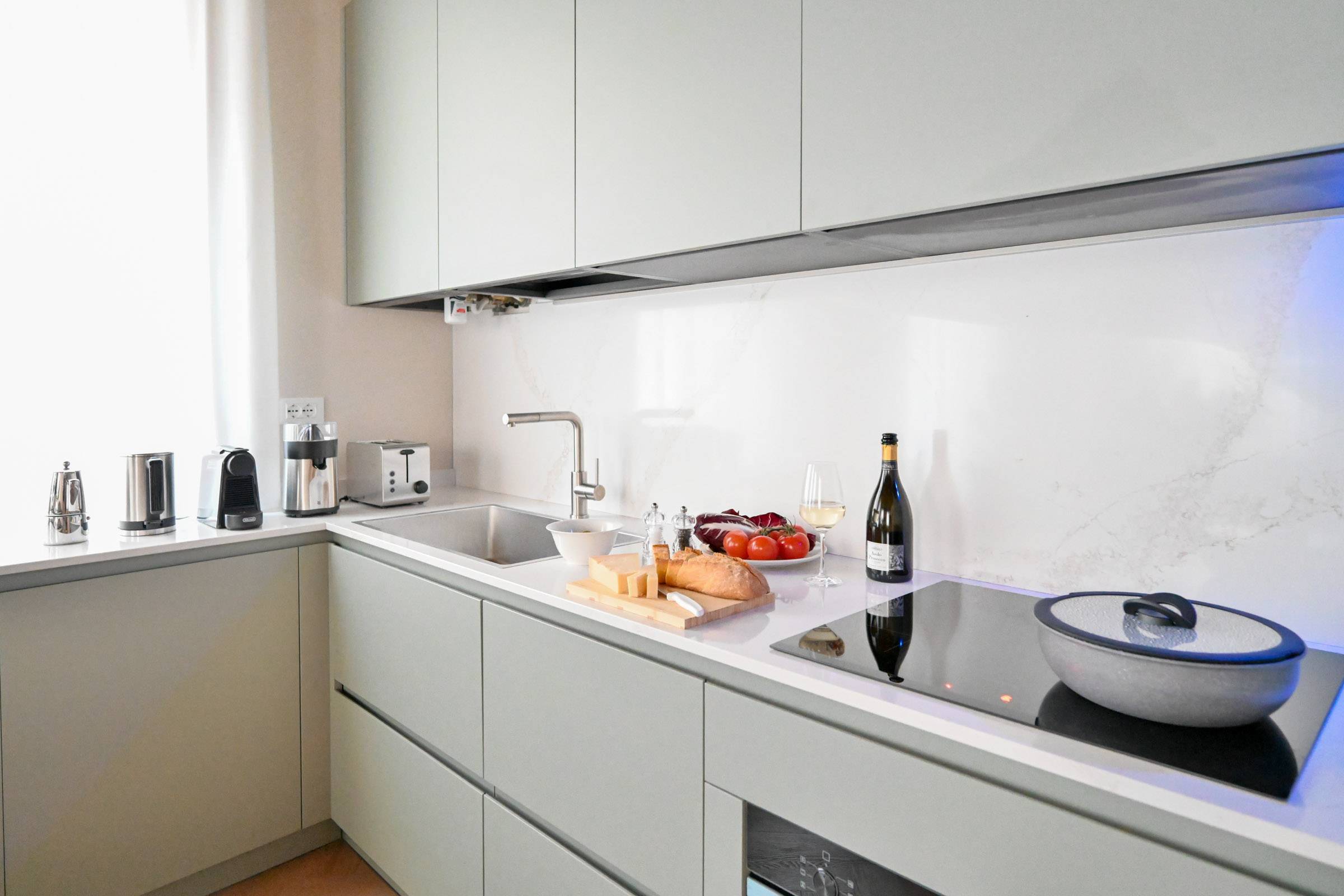 o_1j9uj3uqito81p5f101upsf2sj1u